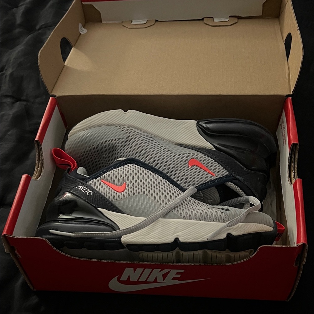 Nike Air Max 270